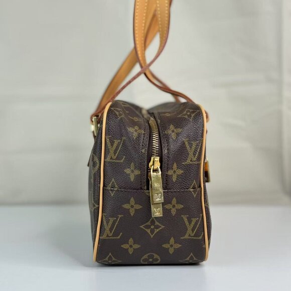 Louis Vuitton Cite Handbag Monogram Canvas - Picture 4 of 9